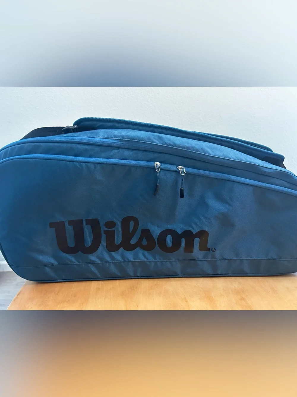 NEW Wilson Tour Ultra V4 12 Pack Tennis Racket Bag Blue Thermoguard WR8024001001